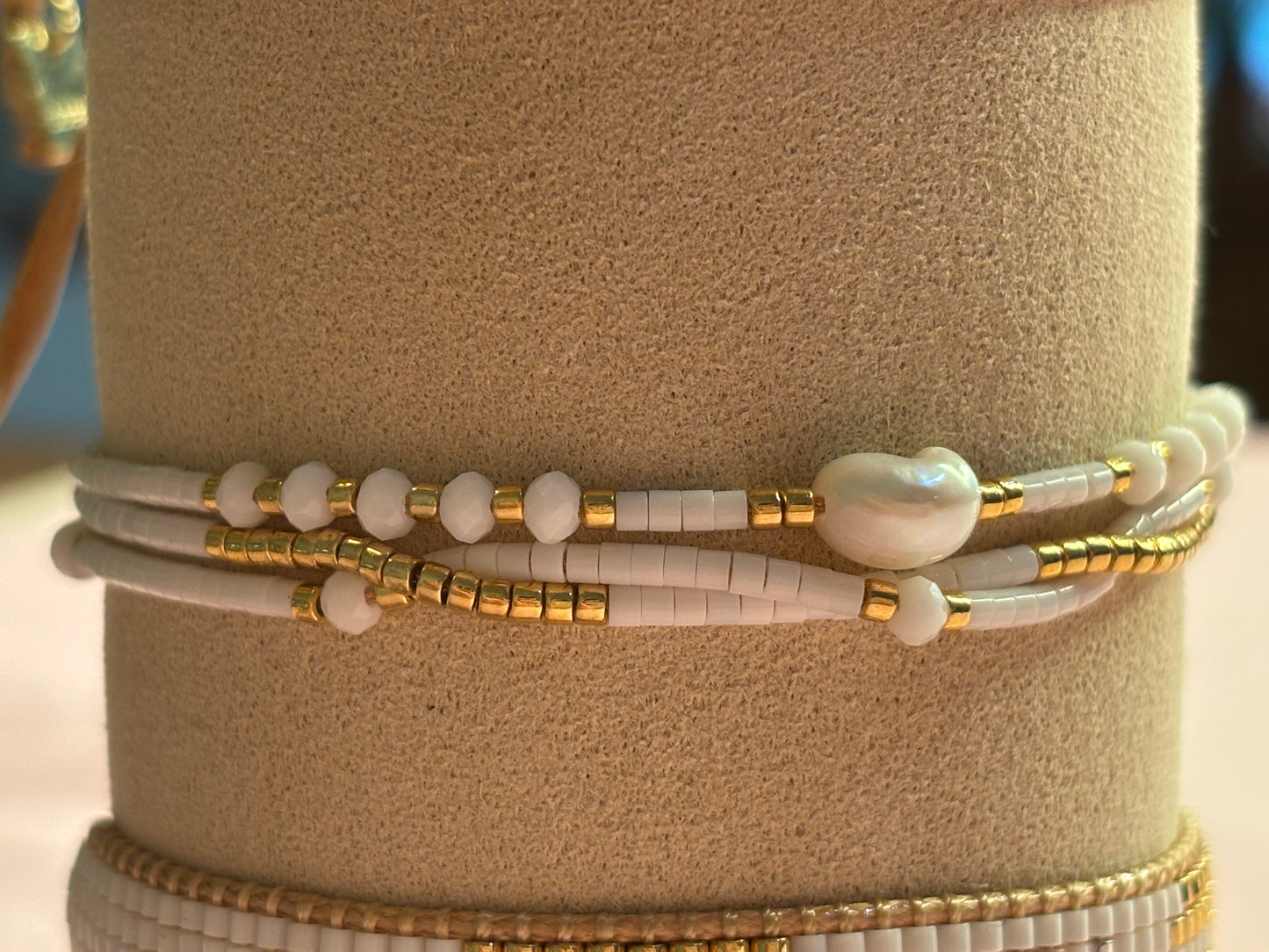 Bracelets blancs