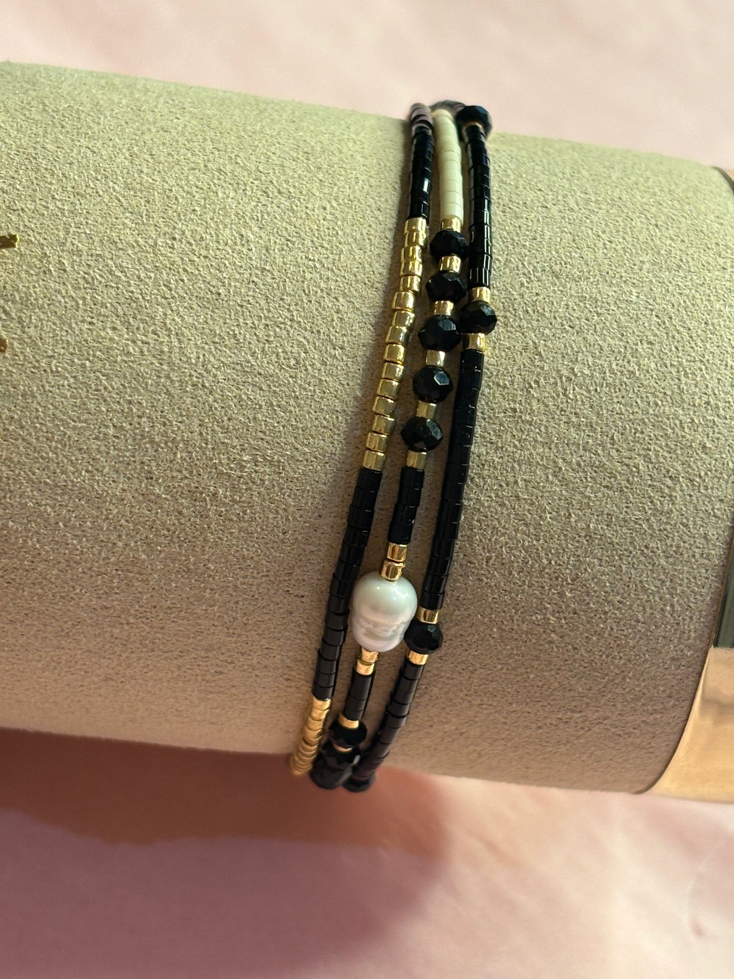 Bracelets noirs