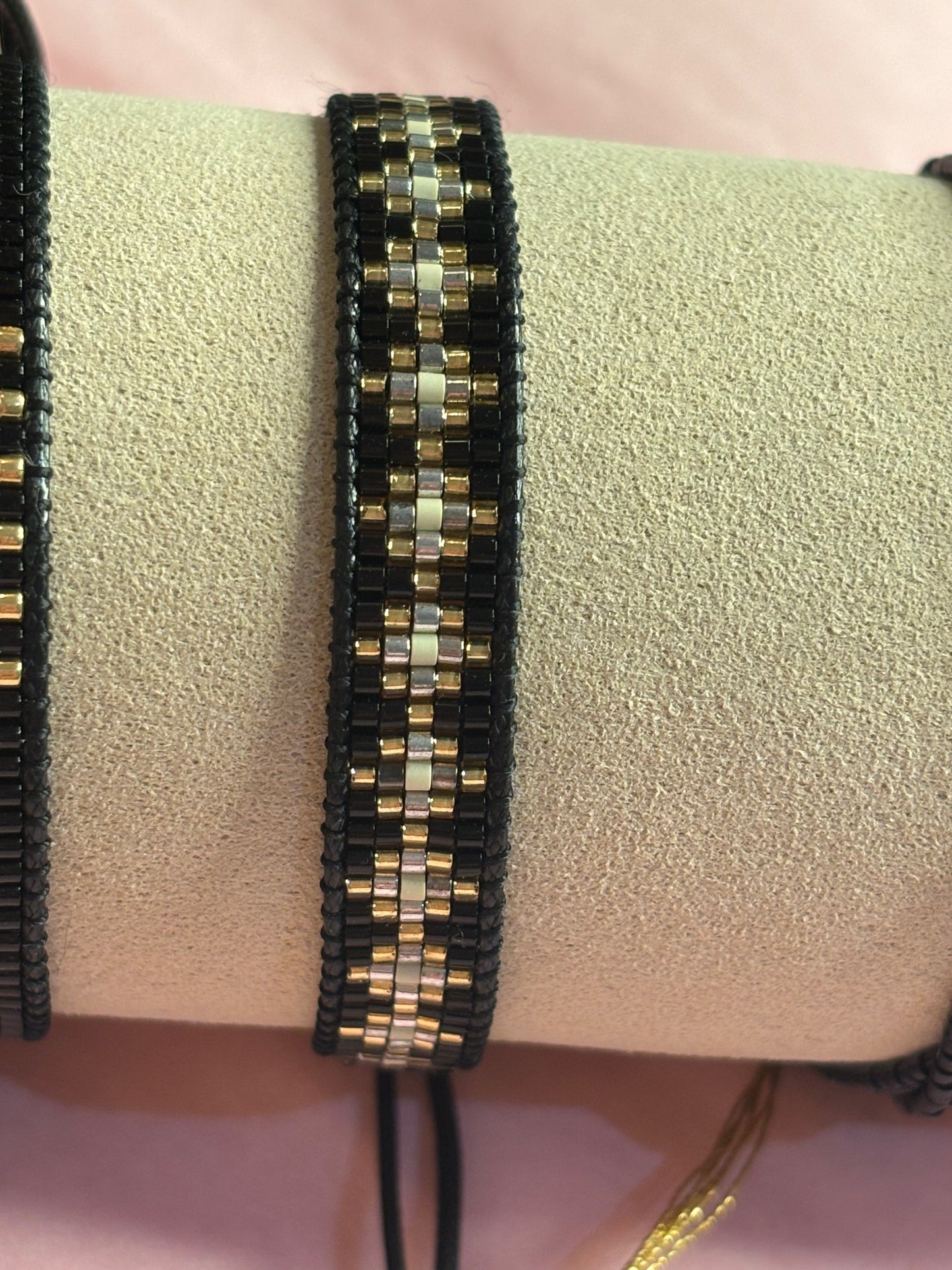 Bracelets noirs