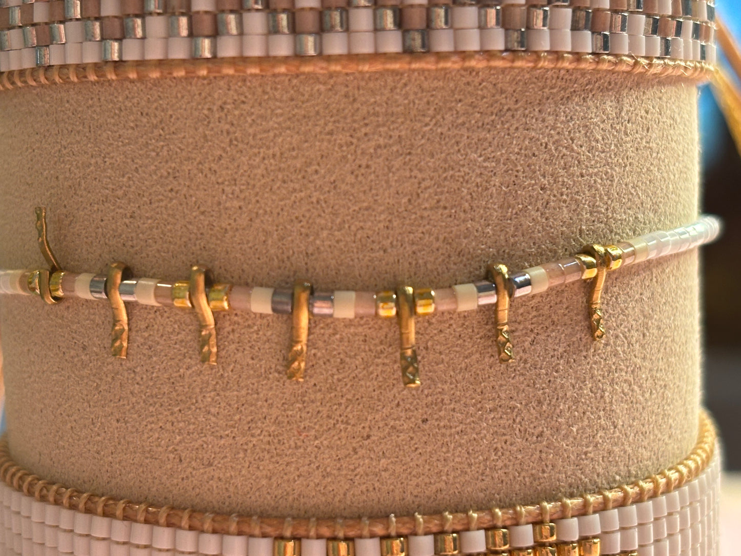 Bracelets blancs