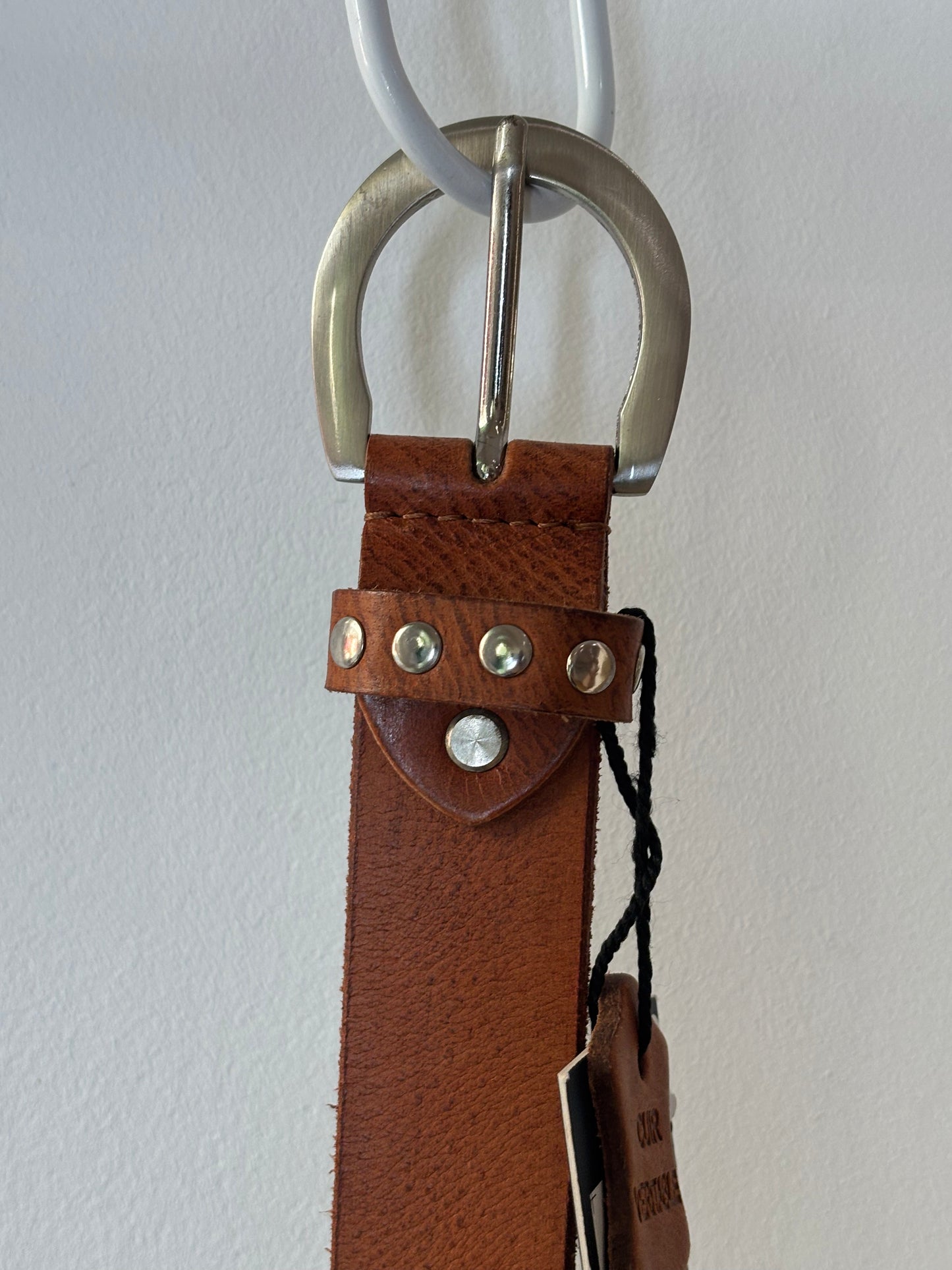 Ceinture marron cloutée